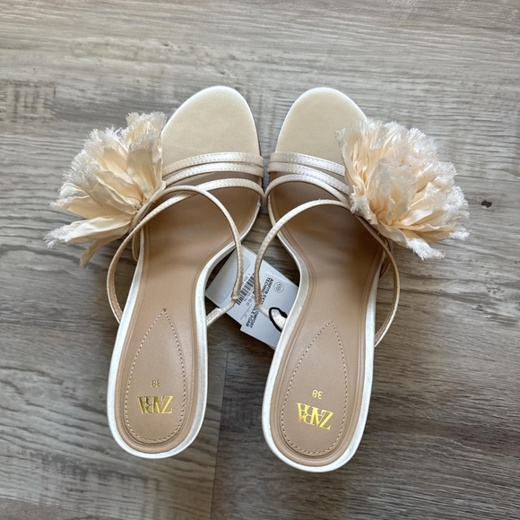 Zara White and Cream Flower Stiletto Heeled Sandals - Picture 8 of 8